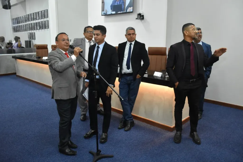 Suspensão do passe livre e exposição de dados sensíveis repercute na Câmara Municipal
