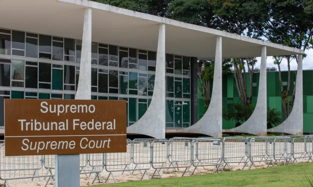 Cabe apenas ao STF autorizar buscas no Congresso, decidem ministros