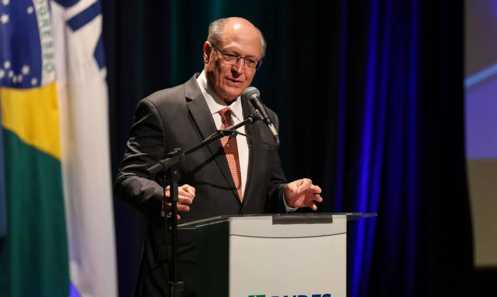 “Boa química” entre presidentes vai ajudar no tarifaço, diz Alckmin