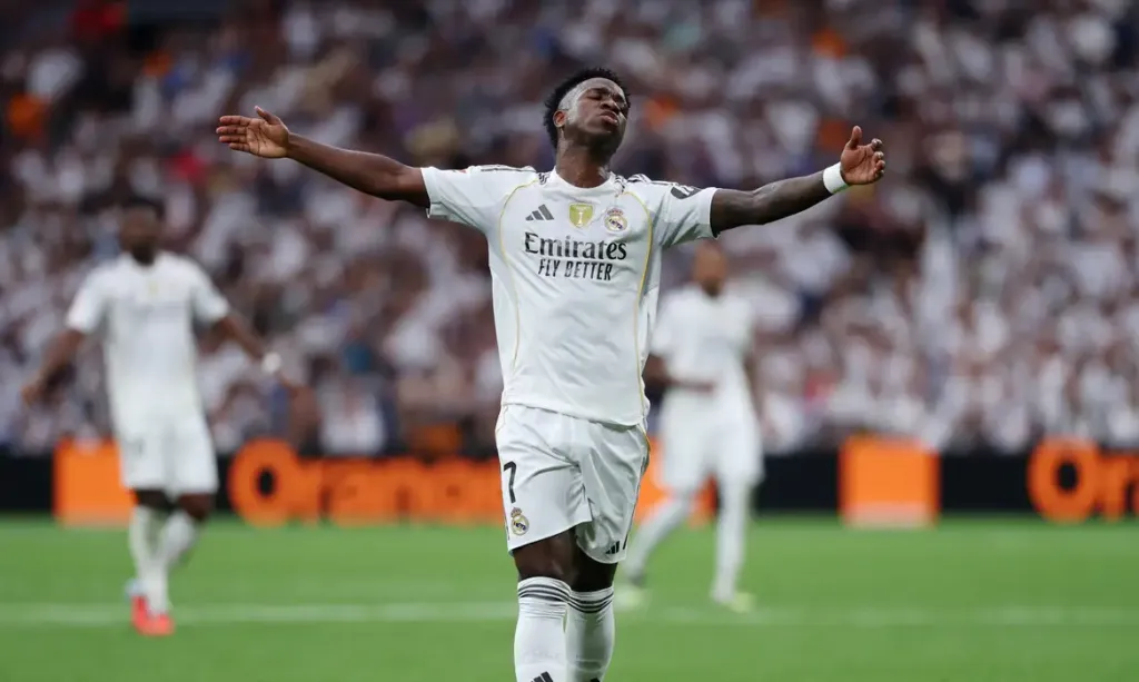 Xabi Alonso defende rodízio em meio a tensão com Vinicius Júnior