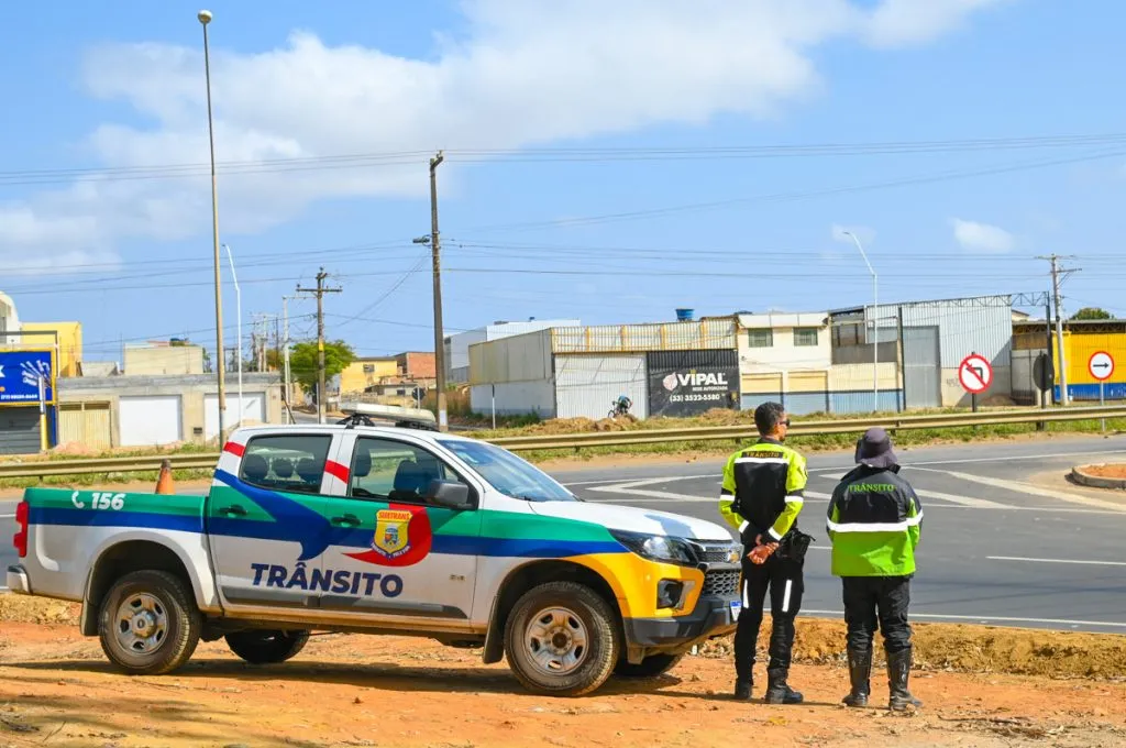 Dia do Trânsito: Agentes do Simtrans trabalham dia e noite para garantir segurança e organização no trânsito