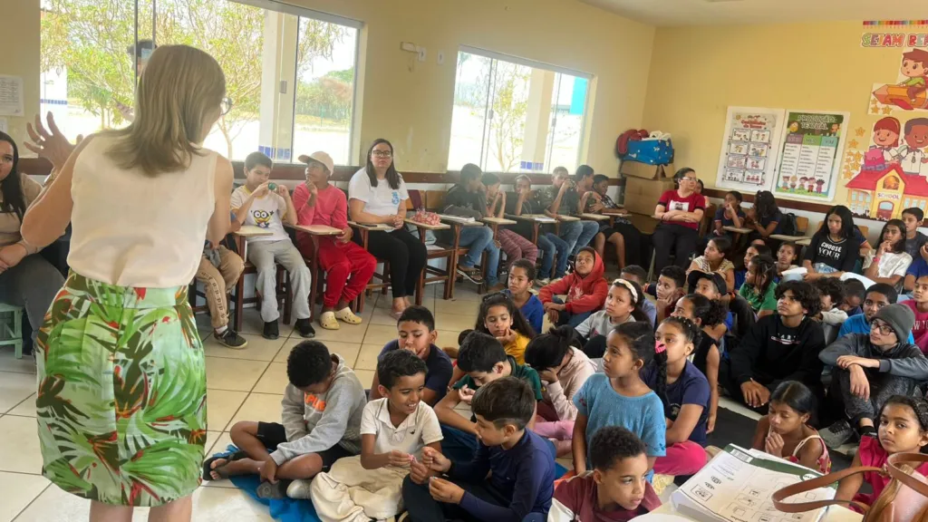 Smed realiza ação preventiva contra bullying na Escola Municipal Professora Neuza Vieira Silva