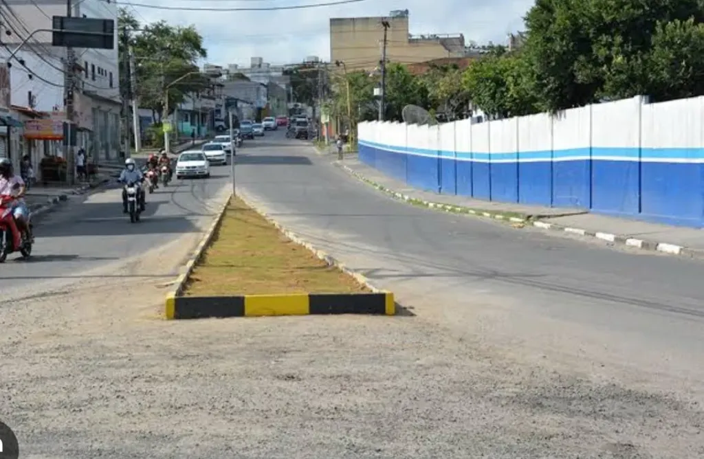 Moradores pedem alargamento da avenida Tomé de Souza