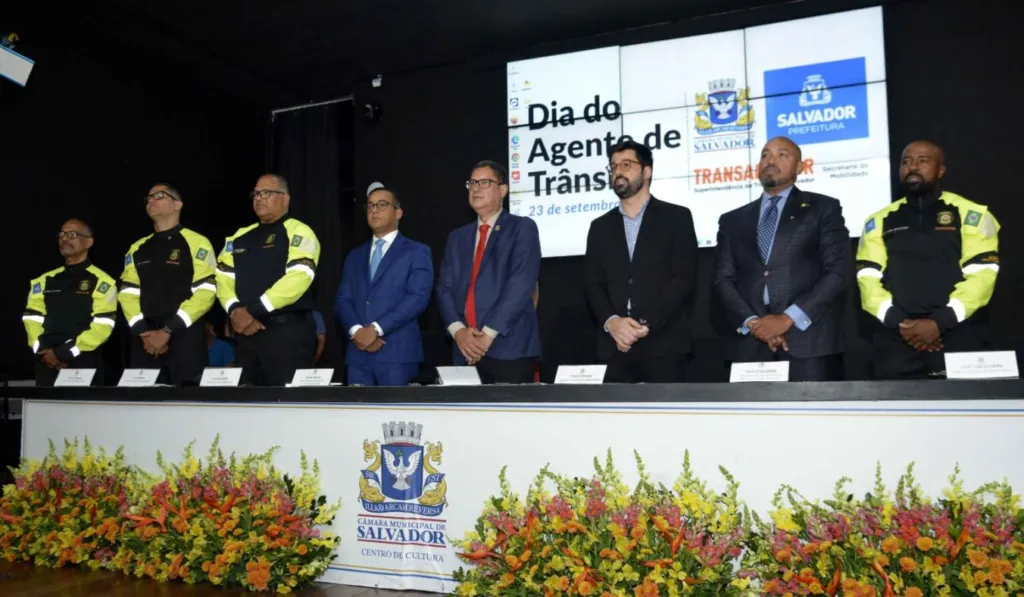 Semana Nacional do Trânsito: agentes de Salvador recebem homenagem na Câmara Municipal