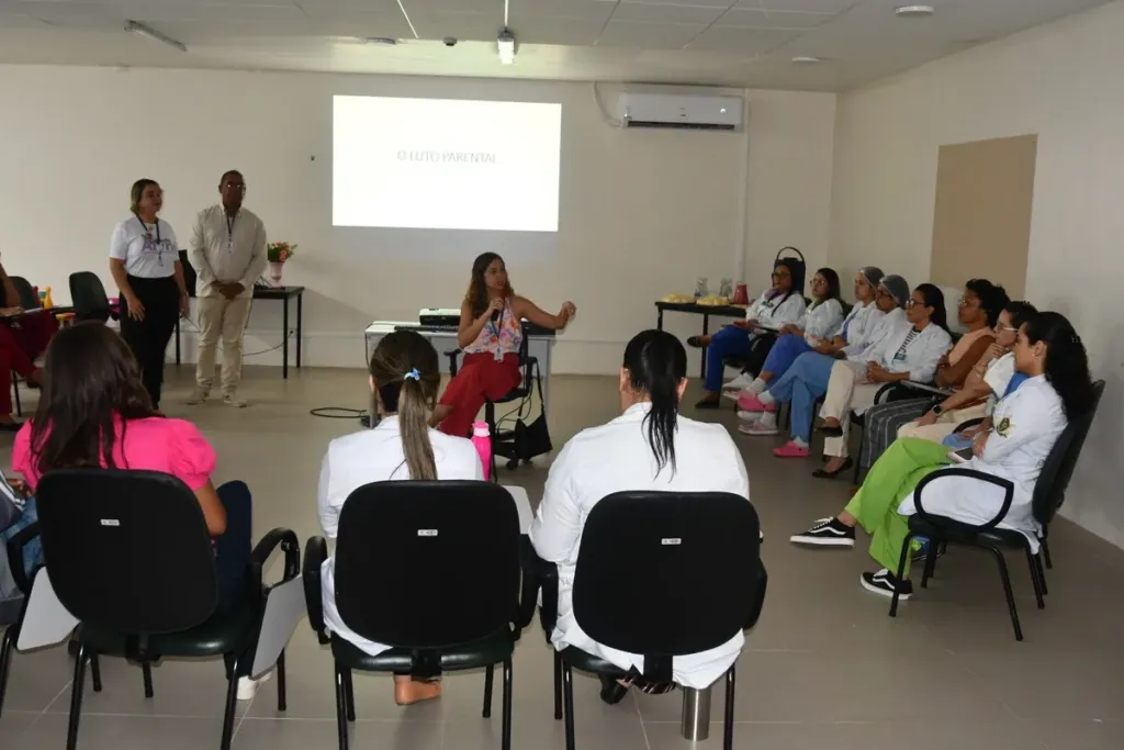 Profissionais de saúde de Alagoinhas recebem treinamento para assistência humanizada a pais em luto