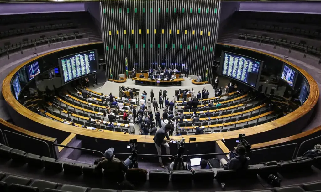 PL que isenta IR até R$ 5 mil será votado na quarta, 1º de outubro