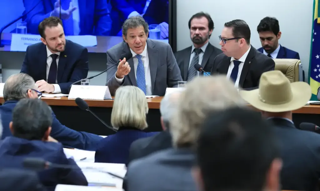 Haddad diz que Receita alcançará os “verdadeiros ladrões da nação”