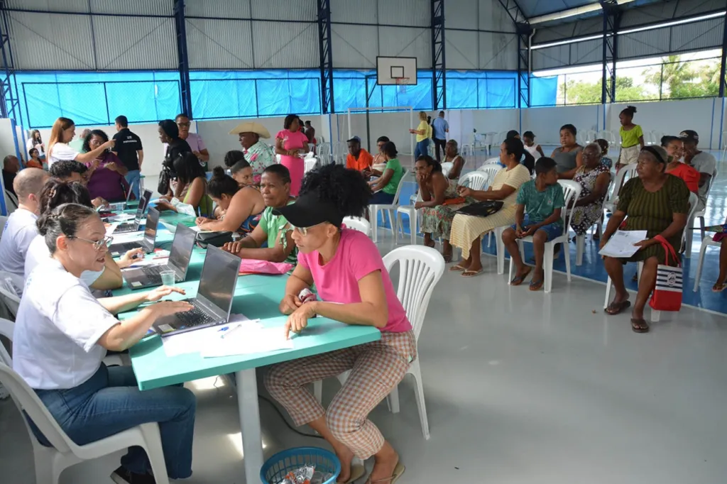 Feira em Ação leva serviços da Prefeitura ao distrito de Bonfim de Feira