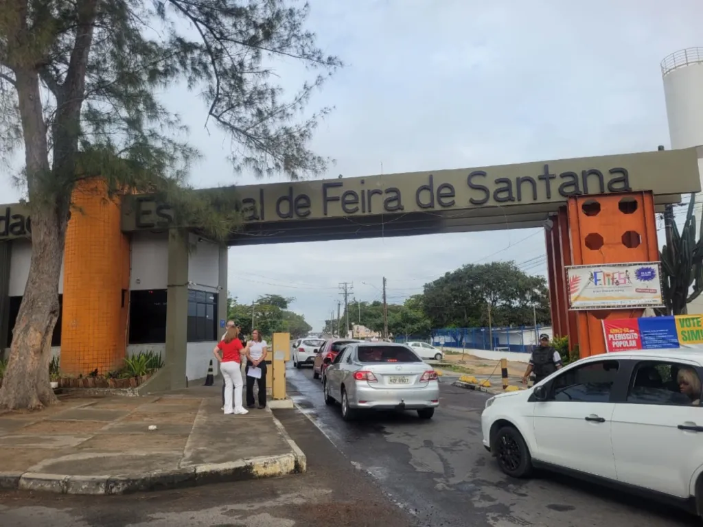 Secretaria de Educação realiza pela primeira vez prova para seleção de diretores e vices de escolas municipais