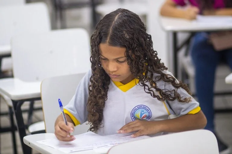Estudantes da rede municipal de Juazeiro dominam a lista de classificados na primeira etapa do projeto Lápis na Mão
