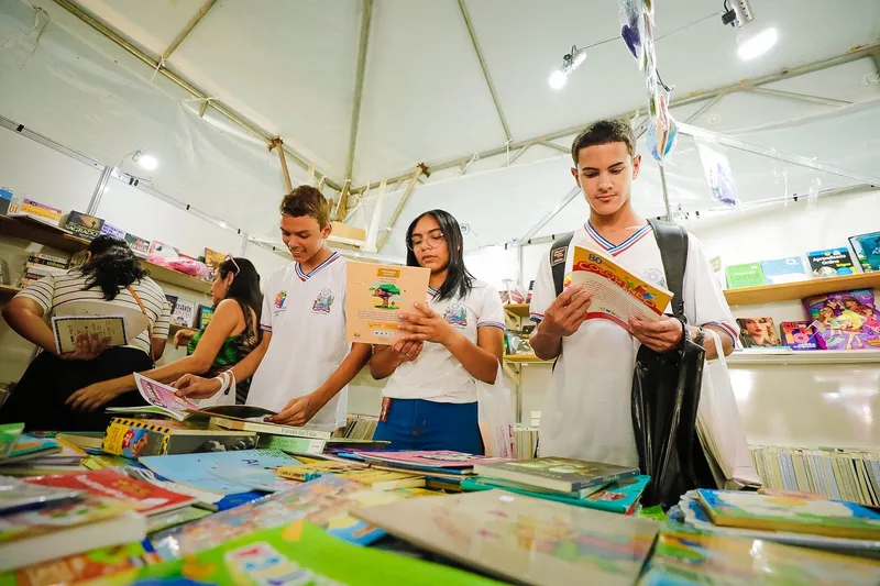 SEC na FLIFS 2025: estudantes brilham no segundo dia do festival