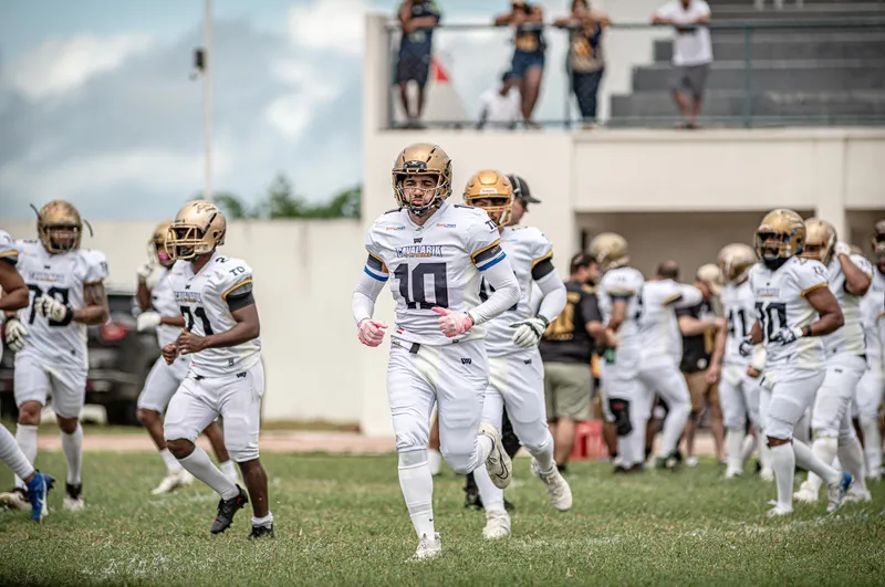 Cavalaria 2 de Julho disputa partida do brasileiro de futebol americano com objetivo de trazer a semifinal para a Bahia