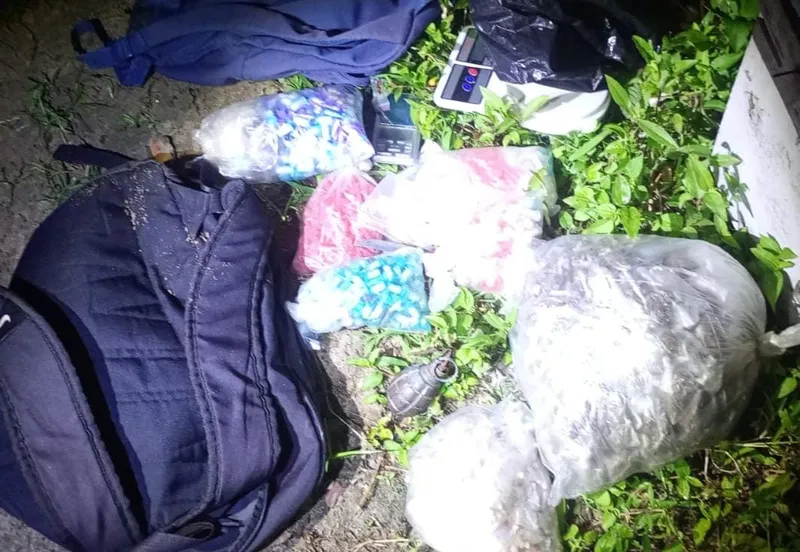 Polícia Militar apreende drogas e uma granada em Paripe