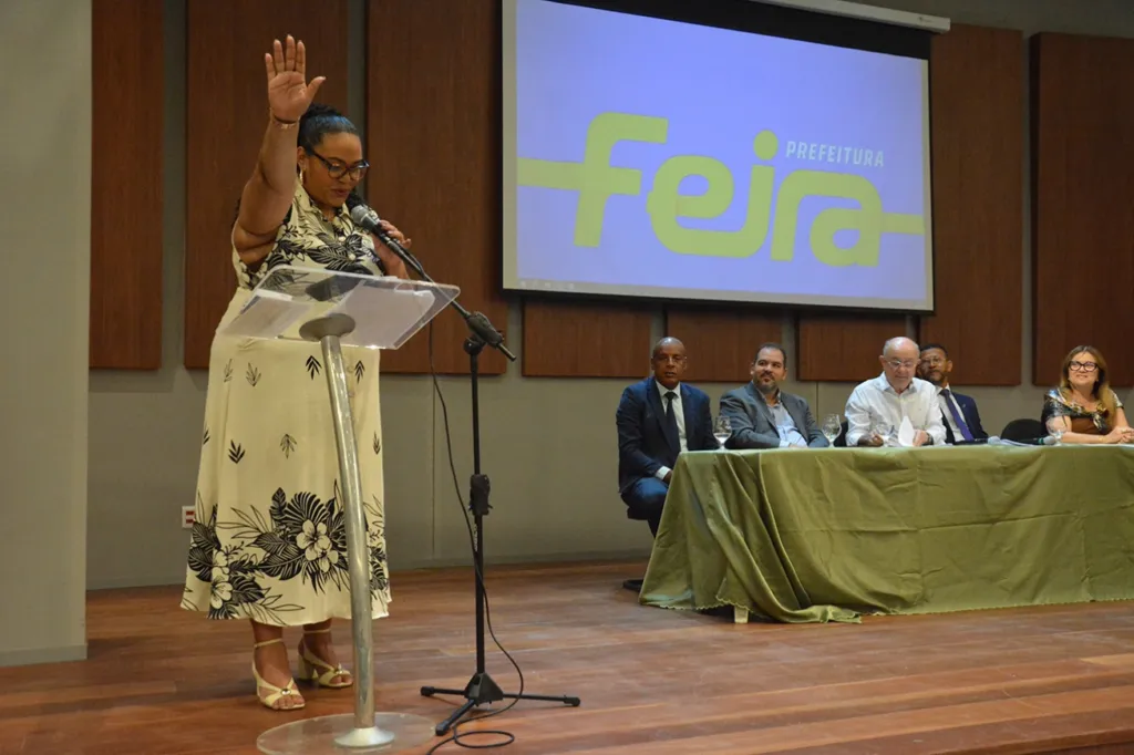 Prefeito José Ronaldo empossa mais 128 novos servidores públicos municipais