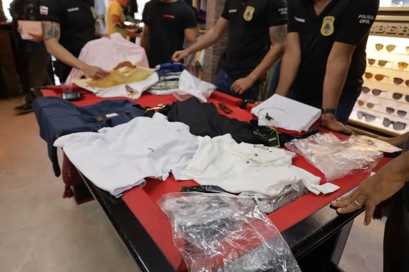 Mais de mil peças de vestuário são apreendidas durante Operação Comércio Legal em Salvador e RMS