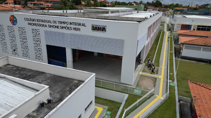 Governo do Estado inaugura obras de educação, saúde, agricultura e abastecimento de água em Inhambupe