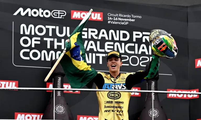 Diogo Moreira conquista Campeonato Mundial de Moto2