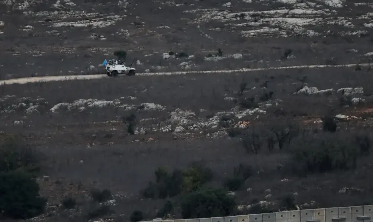 Forças israelenses abrem fogo contra forças de paz da ONU no Líbano