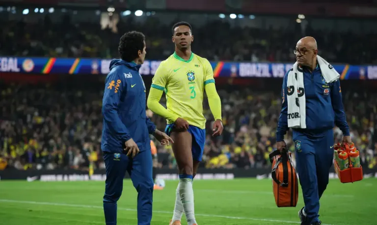 Zagueiro Gabriel Magalhães é cortado da seleção brasileira