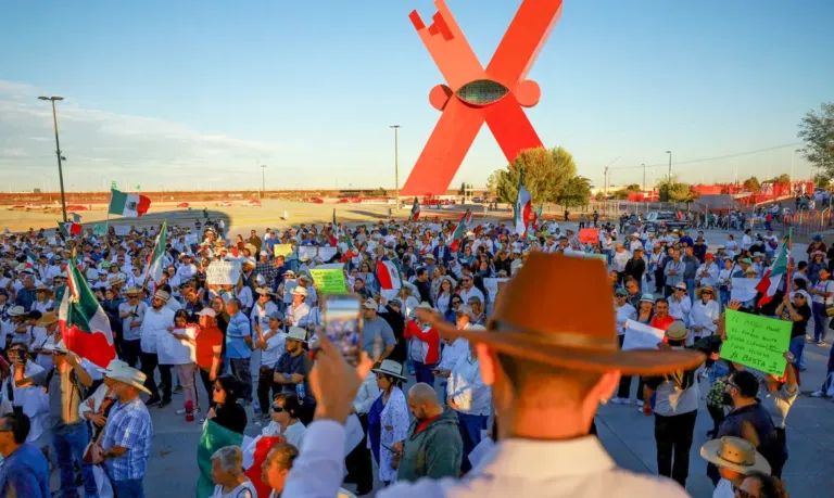 Presidente do México condena violência em protesto