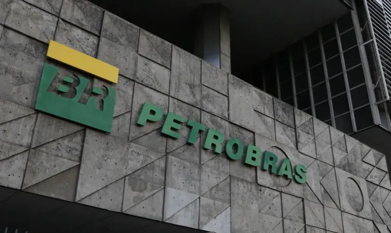 Petrobras anuncia lucro líquido de R$ 32,7 bi no terceiro trimestre