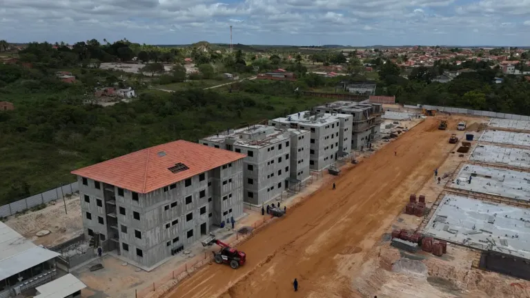 Doce Lar Habitação: Prefeito visita obras no MCMV e anuncia inscrições para o programa habitacional