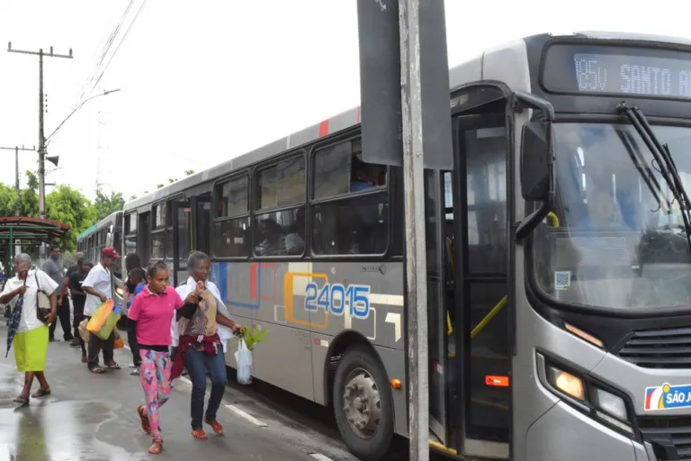 Prefeitura de Feira monta operação especial de transporte para o Enem