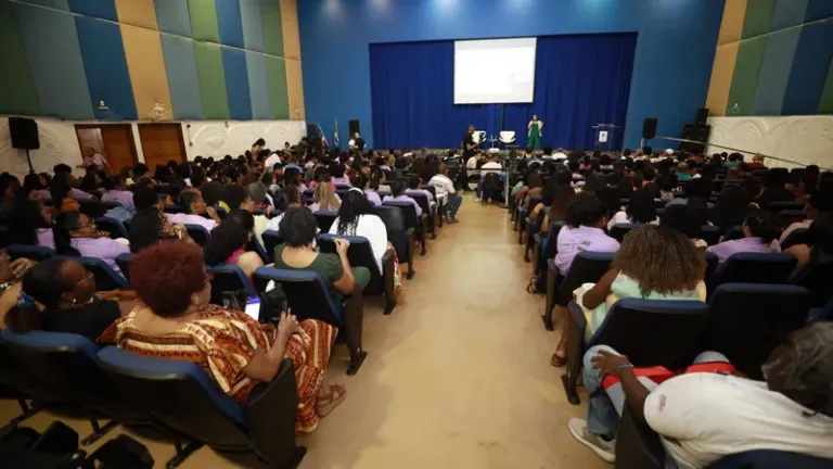 Mais Infância inicia distribuição de material didático 2026 e abre inscrições de creches comunitárias no Bahia Sem Fome