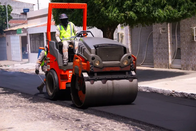Moradores da Rua Mestre Lula comemoram pavimentação e destacam avanço da mobilidade no Alagadiço