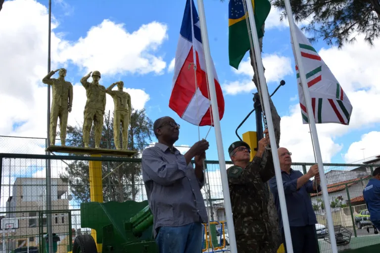 Governo Municipal entrega Praça dos Ex-Combatentes totalmente requalificada