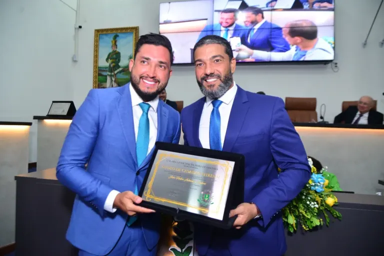 Prefeito de Conceição da Feira recebe Título de Cidadão Feirense na Câmara Municipal