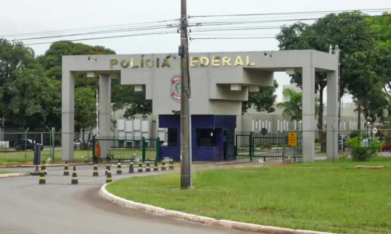 PF consulta Moraes sobre encomendas enviadas a Bolsonaro