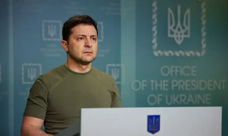 Zelensky fala ao telefone com emissários dos EUA para a paz