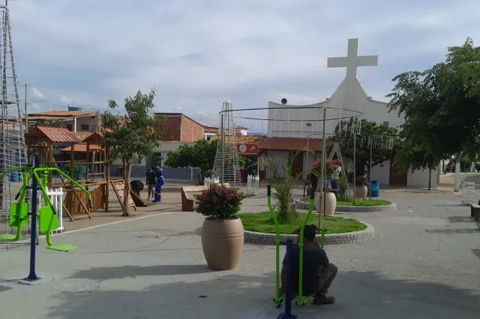 Distritos de José Gonçalves, Bate-Pé e Inhobim recebem iluminação natalina até esta sexta-feira, 12