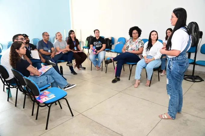Palestra para servidores do Creas Rural Bate-Pé marca encerramento da campanha 21 Dias de Ativismo
