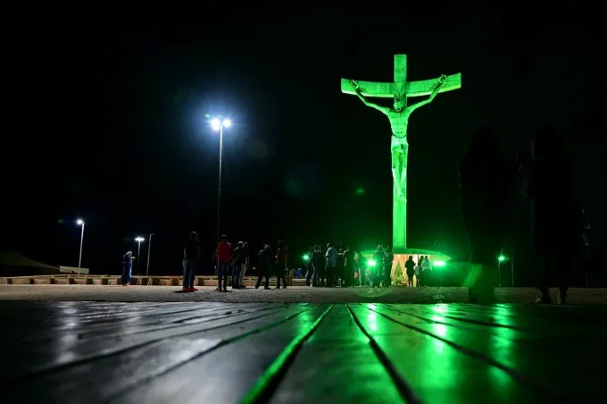 Prefeitura entrega iluminação cênica em LED no Cristo de Mário Cravo