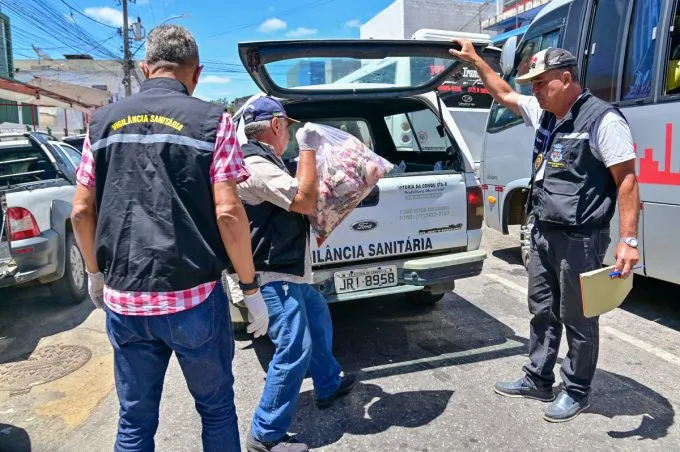Vigilância Sanitária apreende mais 400 quilos de carnes estragadas em dois açougues de Conquista