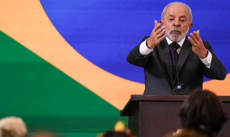 No Conselhão, Lula pede fim da escala 6×1 e ações contra o feminicídio