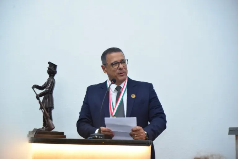 Bispo evangélico é homenageado com a Comenda Maria Quitéria em Sessão Solene