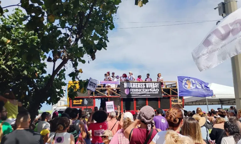 Mulheres protestam no Rio e pedem maior presença do Estado