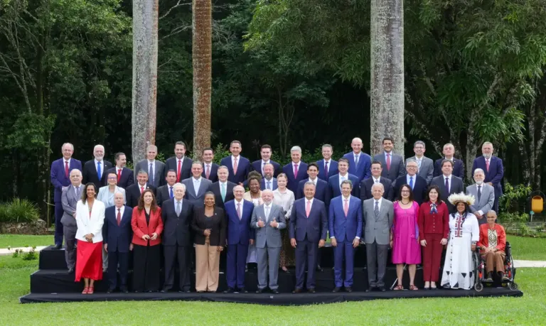 Lula diz que governo precisa informar melhor ações do governo