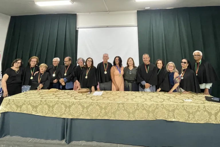 Projeto de alfabetização de garis é destaque em solenidade na UEFS