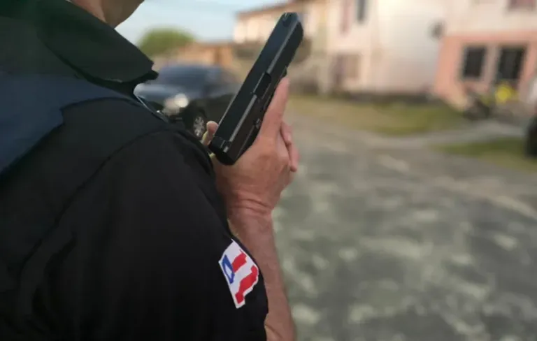 Suspeito de homicídio é preso em cumprimento de mandado judicial em Juazeiro