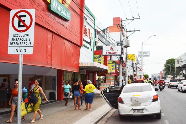 Prefeitura implanta novas áreas de embarque e desembarque