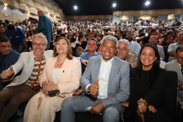 Governo do Estado inaugura Teatro Central da UEFS
