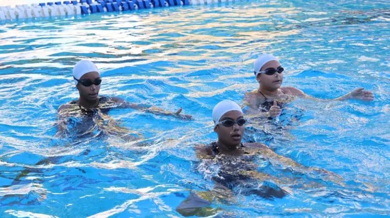 Atletas reveladas pelo projeto Natação em Rede disputam Campeonato Brasileiro de Nado Artístico