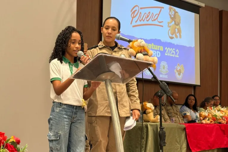 Estudantes celebram conclusão do PROERD e reforçam educação preventiva