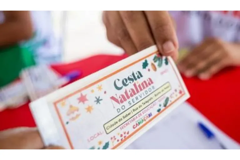 Funcionários terceirizados retiram cupom da Cesta Natalina do Servidor nesse sábado