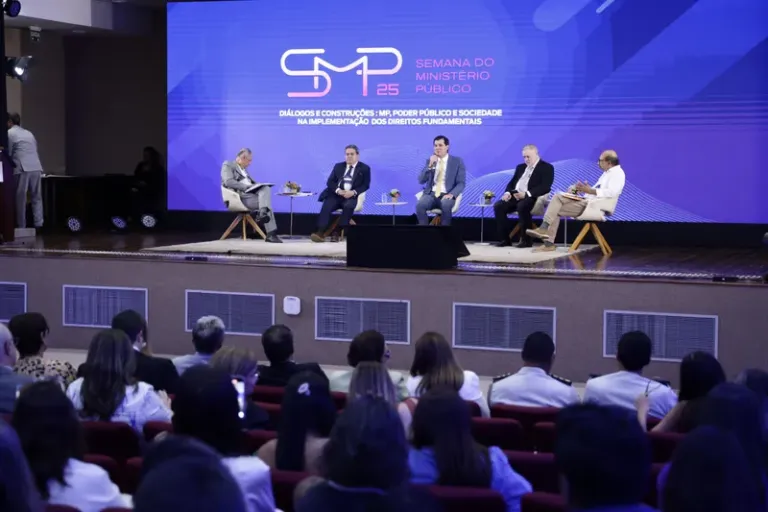 Semana do MP: painel reverencia força e legado da história de Canudos