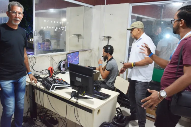 Espaço da imprensa recebe 51 profissionais credenciados no 1º dia do Natal Encantado